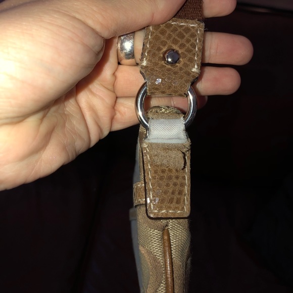 Classic Coach Crossbody - Picture 2 of 2